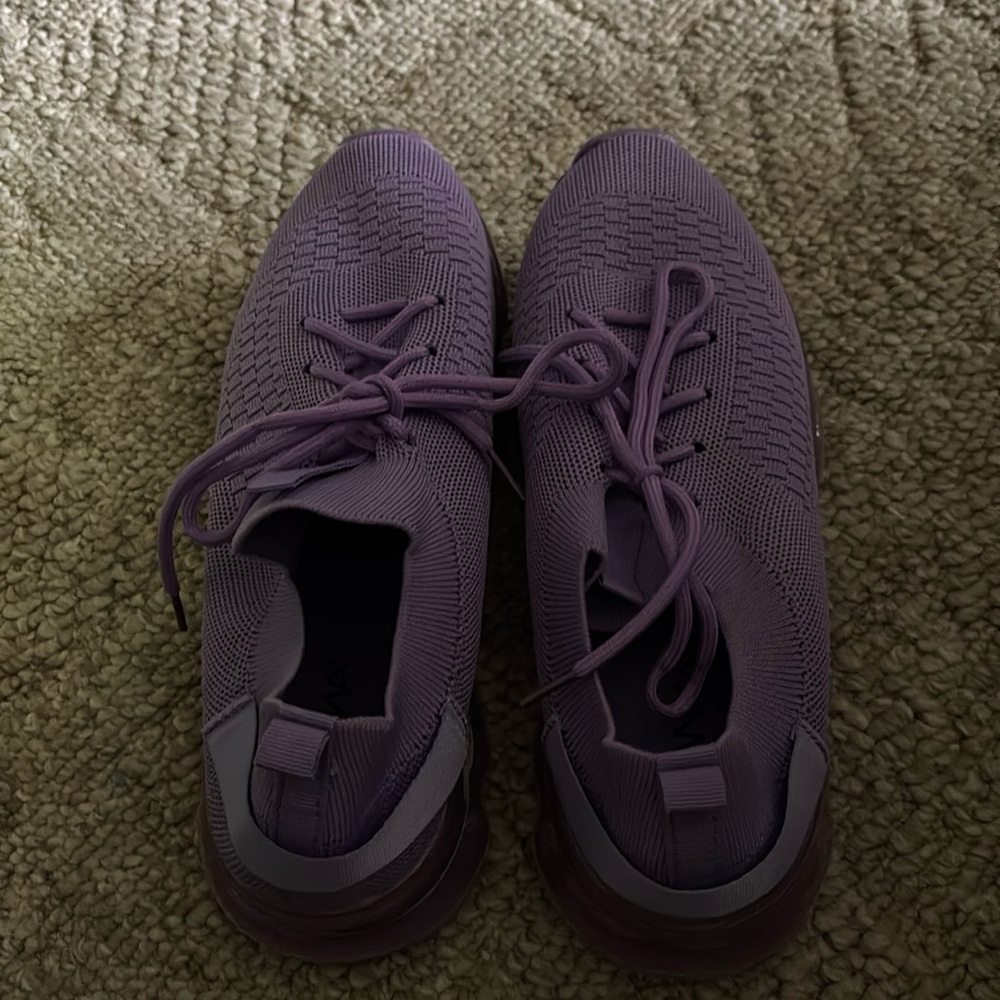 Anna tennis shoes size 9